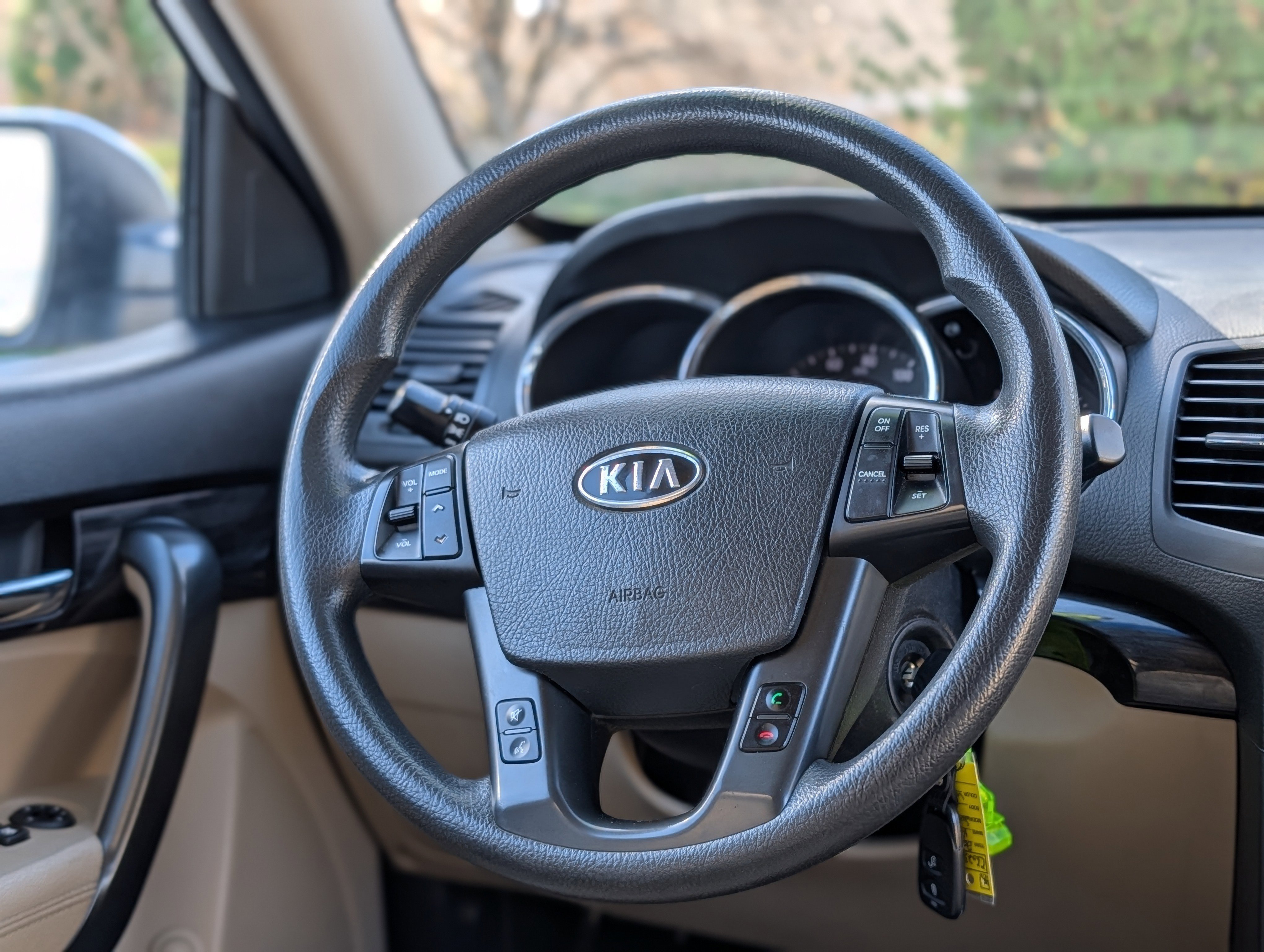 Used 2012 Kia Sorento LX w/ Convenience Pkg image 13