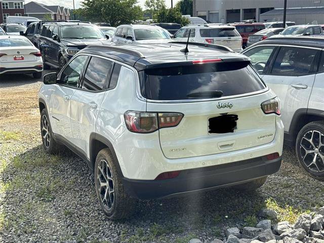 Used 2024 Jeep Compass Limited AWD/4WD image 5