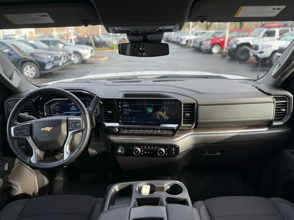 Used 2024 Chevrolet Silverado 1500 LT image 23