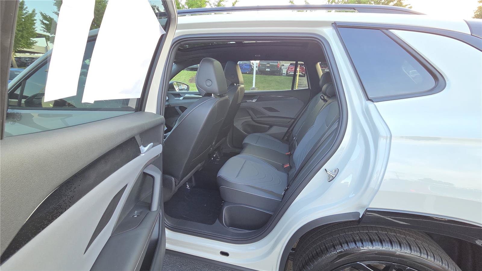 New 2026 Volkswagen Tiguan SE R-Line AWD/4WD image 26