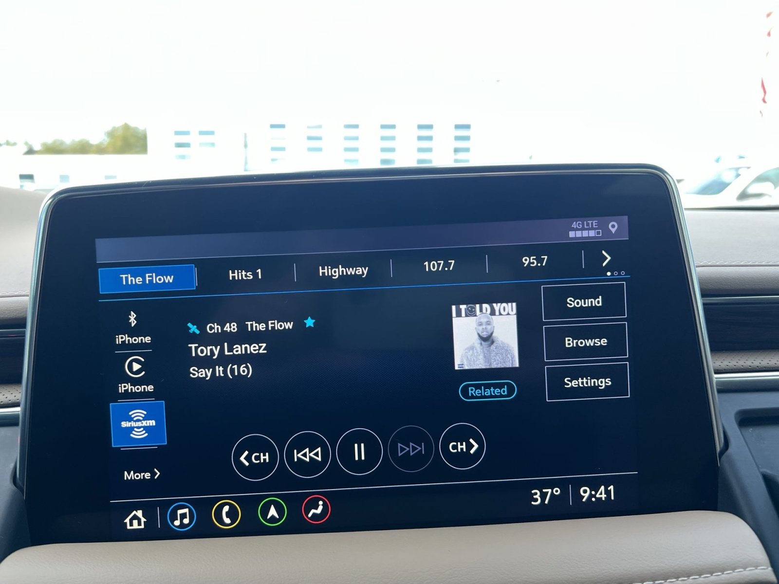 Used 2021 Chevrolet Tahoe Premier w/ Premium Package image 18