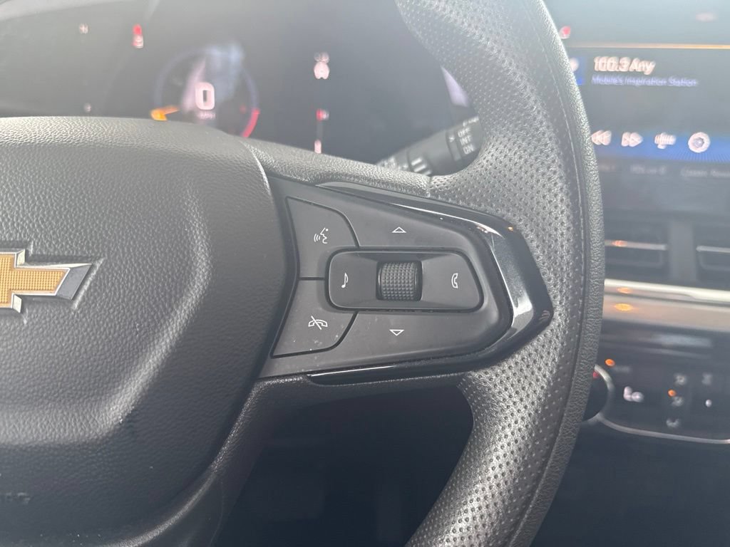 Used 2024 Chevrolet Trax LT FWD image 21