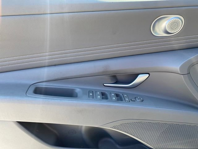 Used 2024 Hyundai Elantra SEL w/ Convenience Package FWD image 12