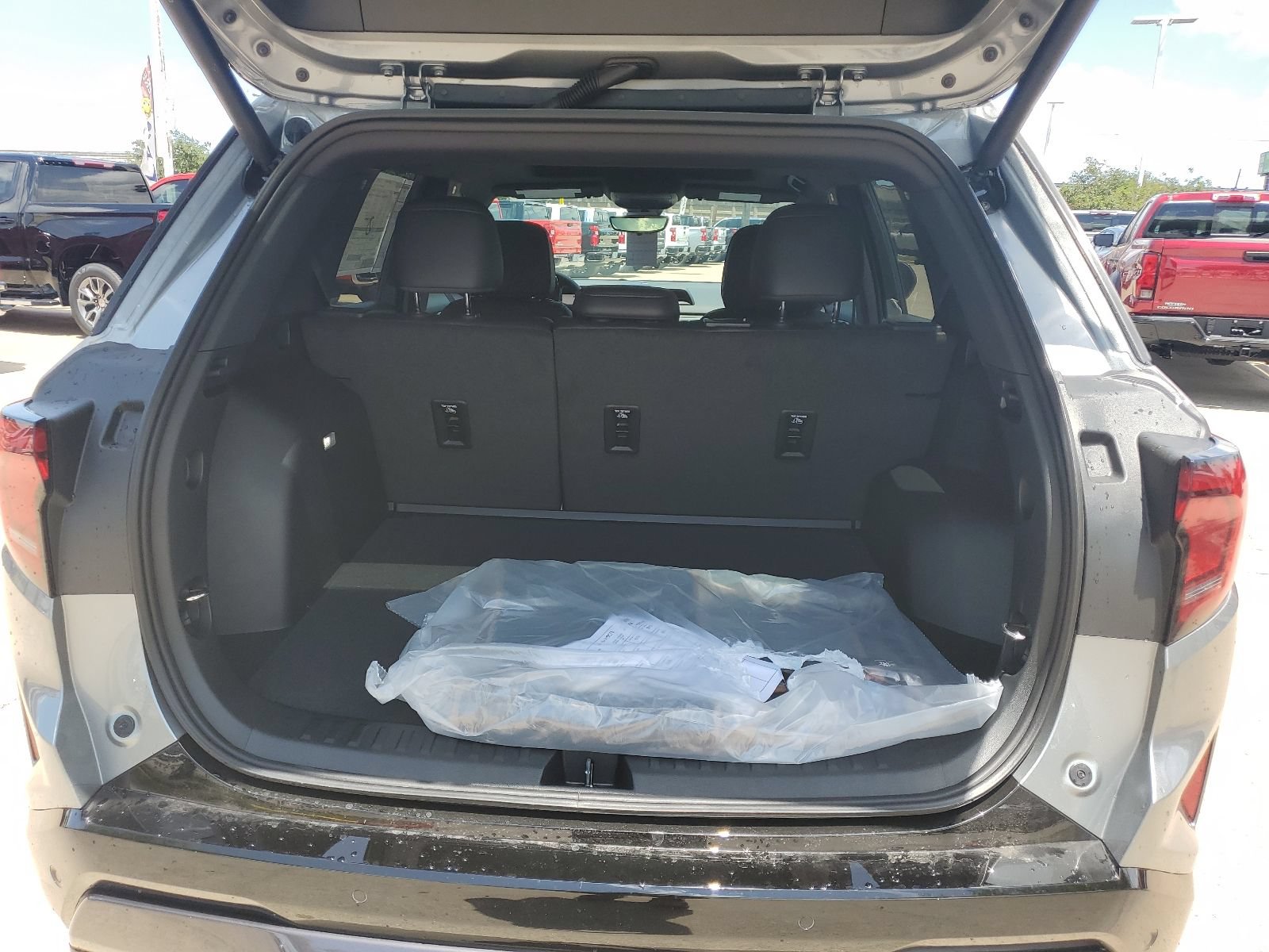 New 2026 GMC Terrain AT4 w/ Technology Package II AWD/4WD image 14