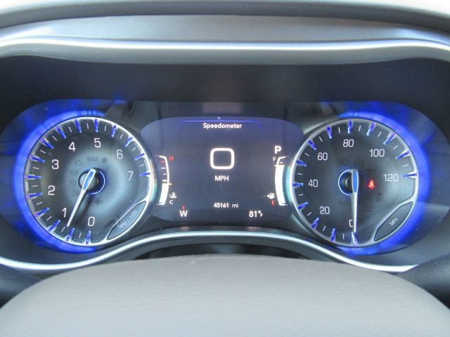 Used 2024 Chrysler Pacifica Touring-L FWD image 44