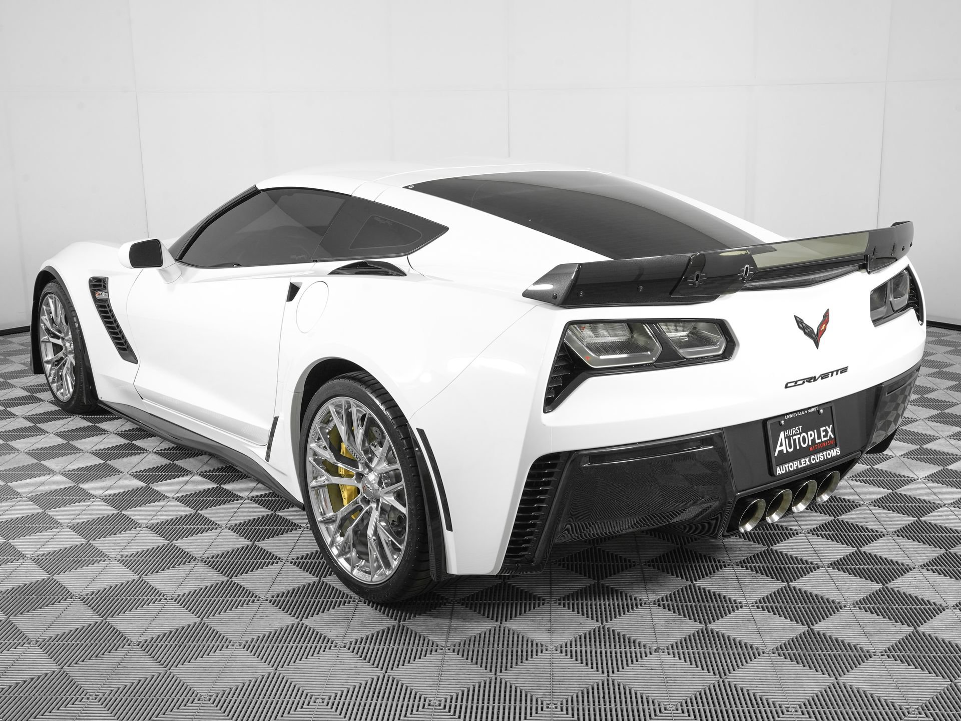 Used 2018 Chevrolet Corvette Z06 RWD image 7
