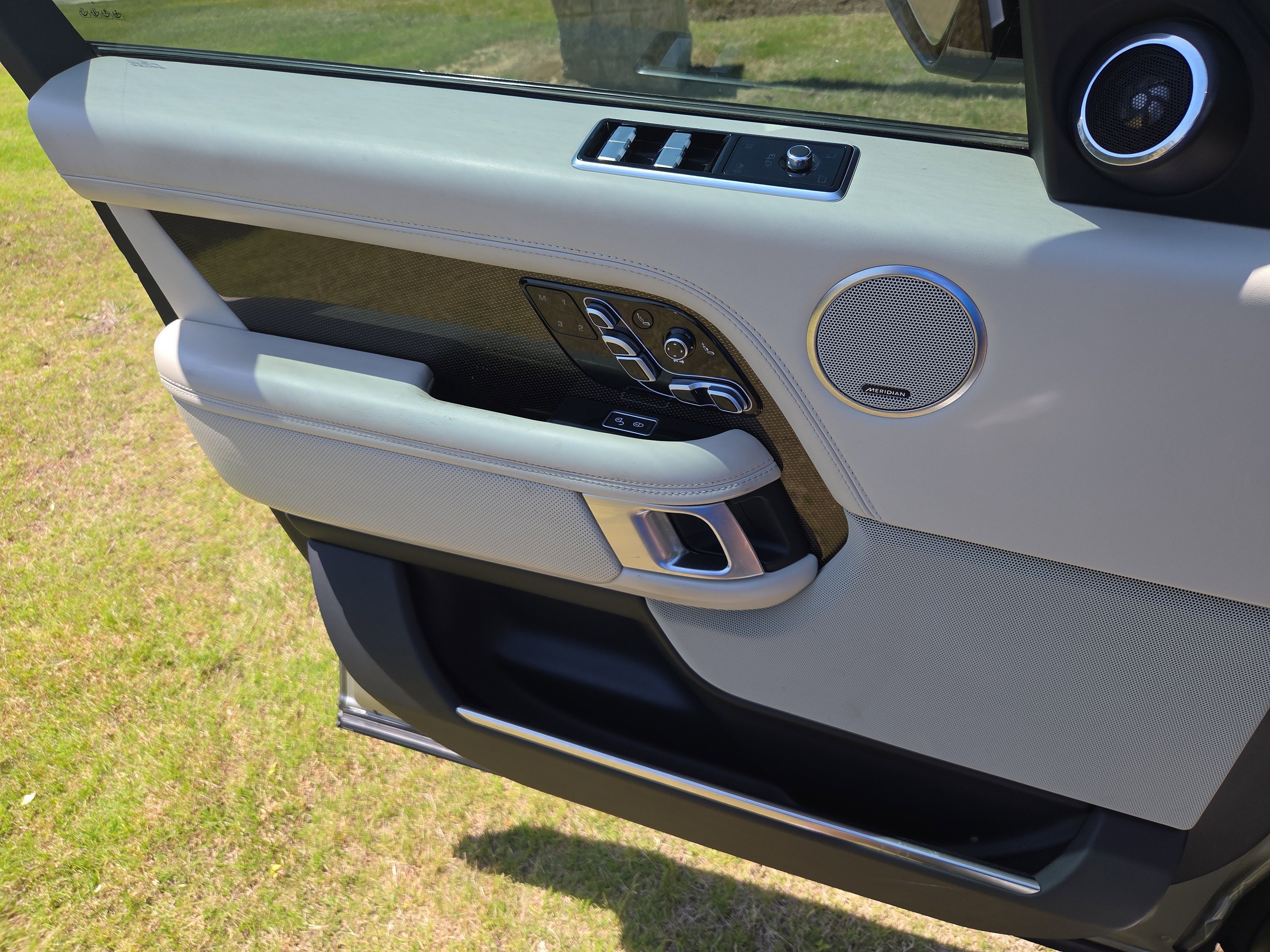 Used 2020 Land Rover Range Rover LWB SV Autobiography AWD/4WD image 5