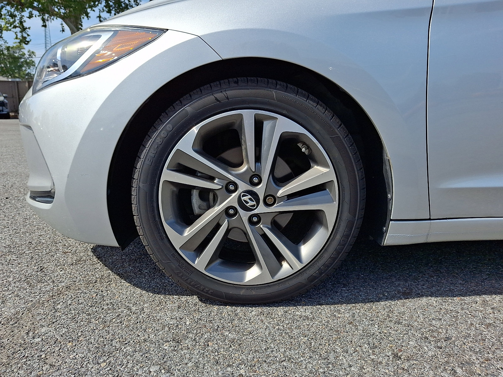 Used 2017 Hyundai Elantra Limited FWD image 9