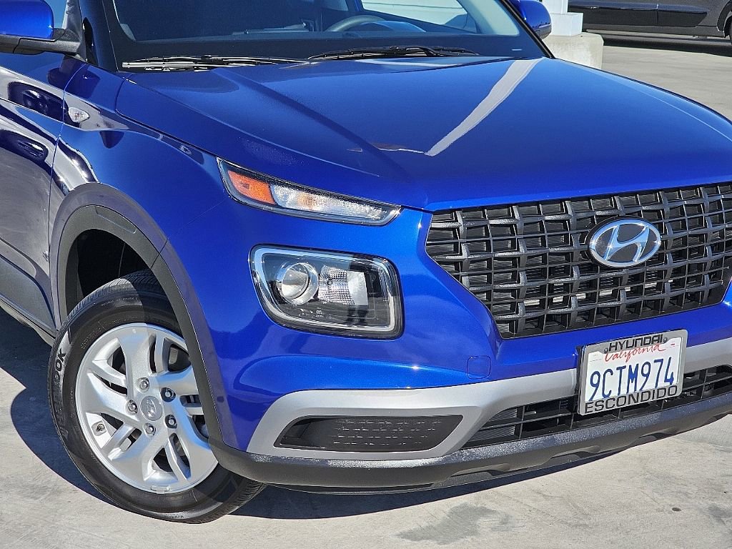 Used 2022 Hyundai Venue SE FWD image 5