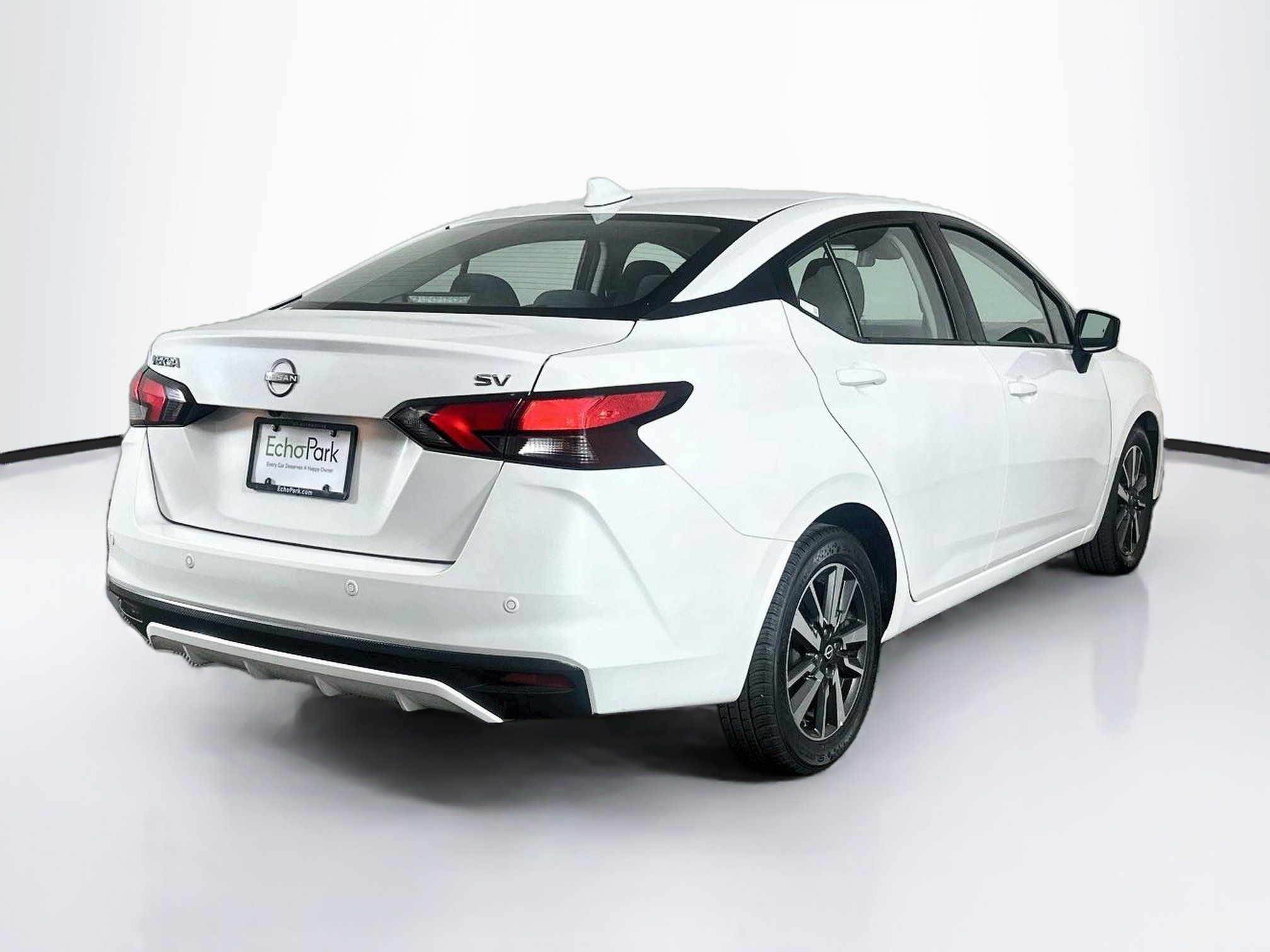 Used 2024 Nissan Versa SV FWD image 9