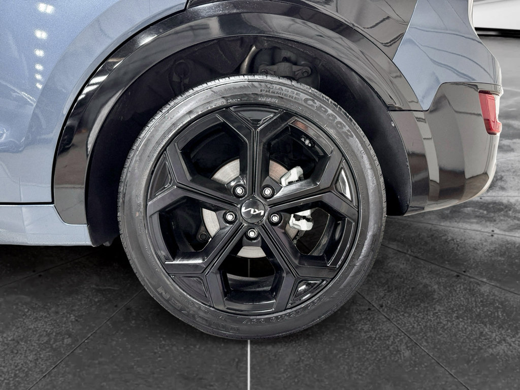Used 2023 Kia Niro SX Touring image 31