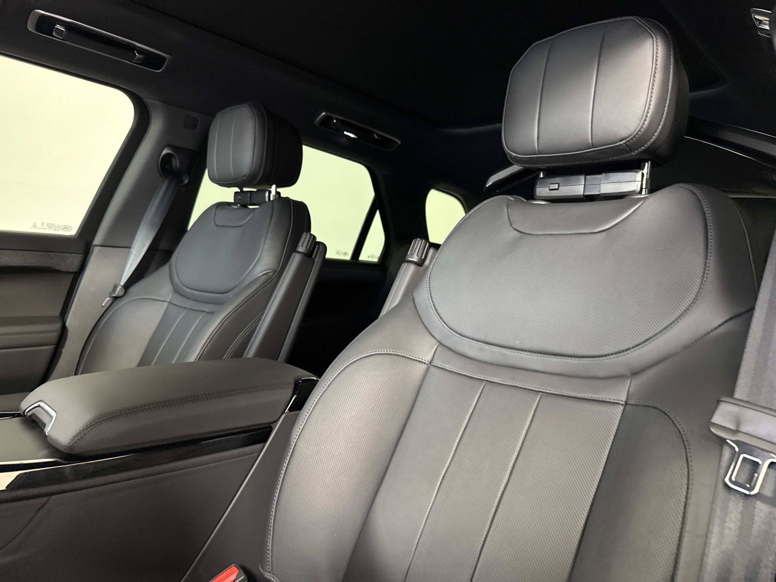 New 2027 Land Rover Range Rover Sport Dynamic SE AWD/4WD image 21