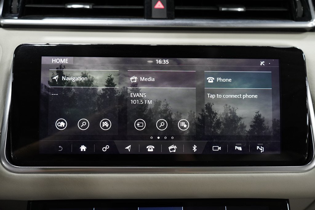 Used 2019 Land Rover Range Rover Velar R-Dynamic SE AWD/4WD image 12