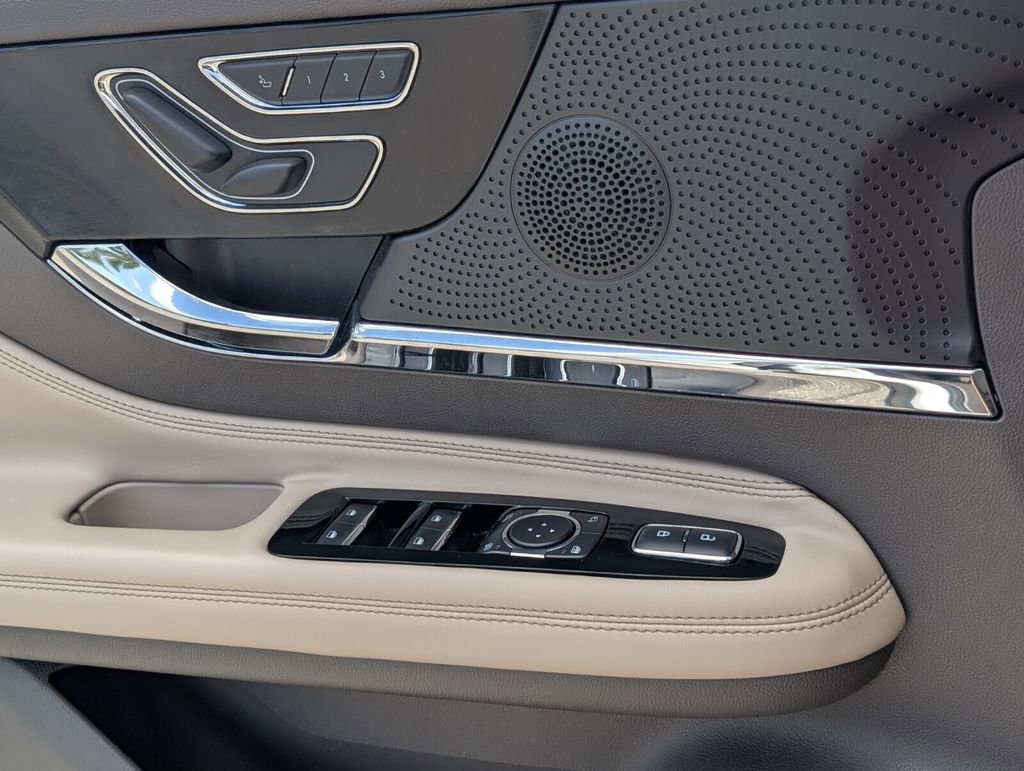 Used 2024 Lincoln Corsair Reserve image 23