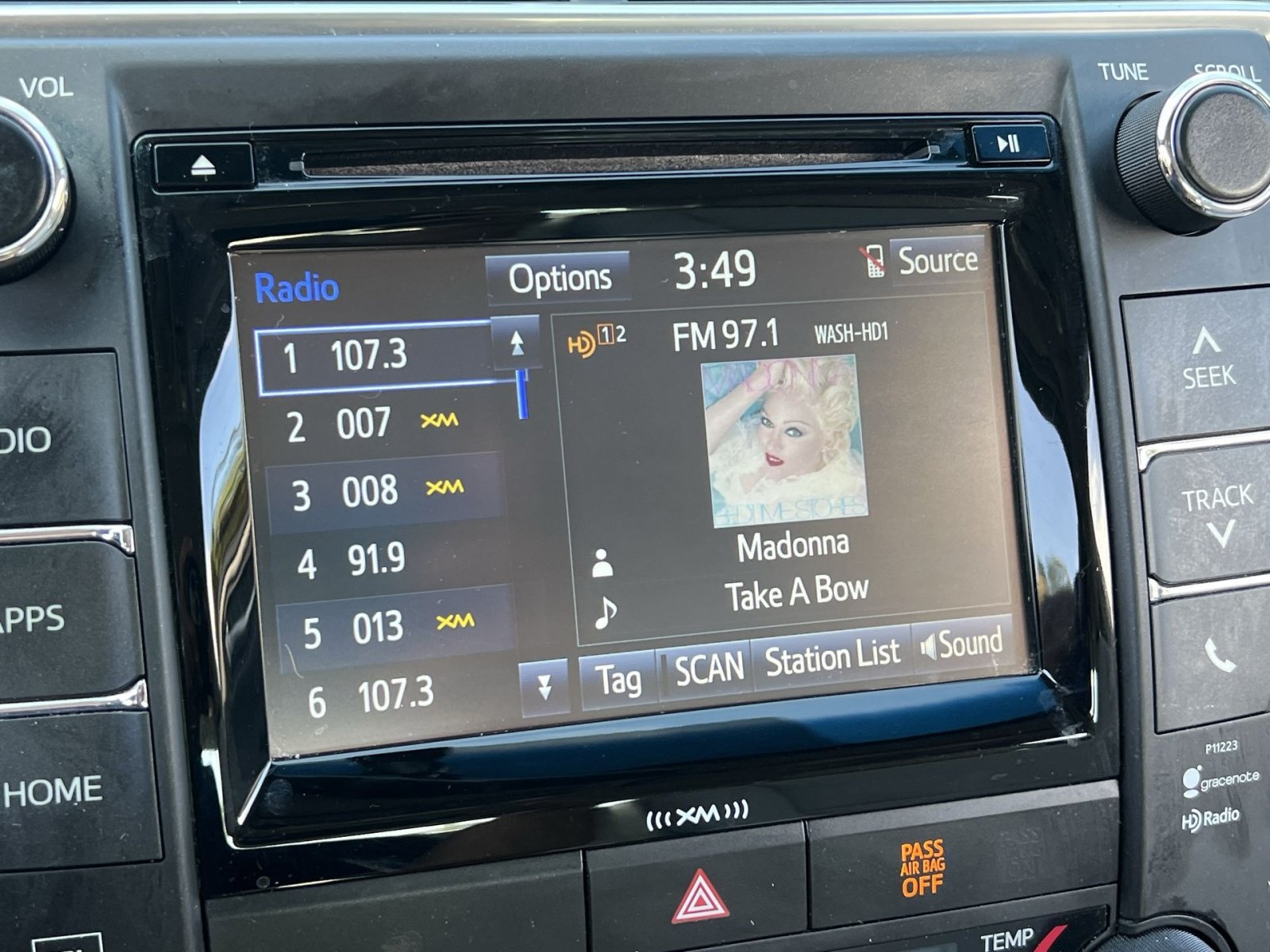 Used 2017 Toyota Camry XLE FWD image 23