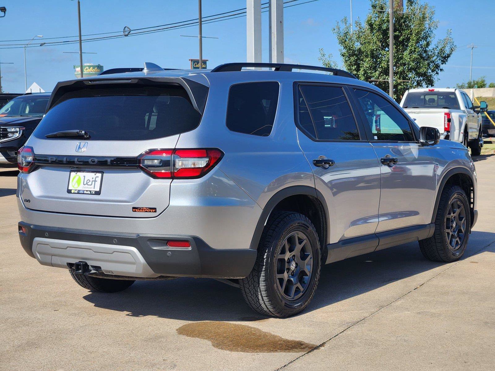 Used 2025 Honda Pilot TrailSport image 4