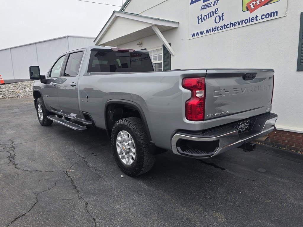 Used 2024 Chevrolet Silverado 2500 LT w/ Convenience Package image 6