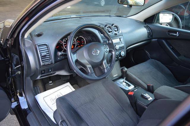 Used 2010 Nissan Altima 2.5 S FWD image 13
