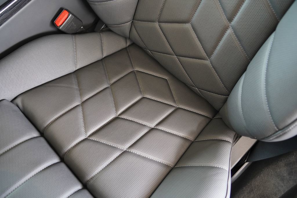New 2026 BMW 740i w/ Luxury Rear Seating Package RWD image 11