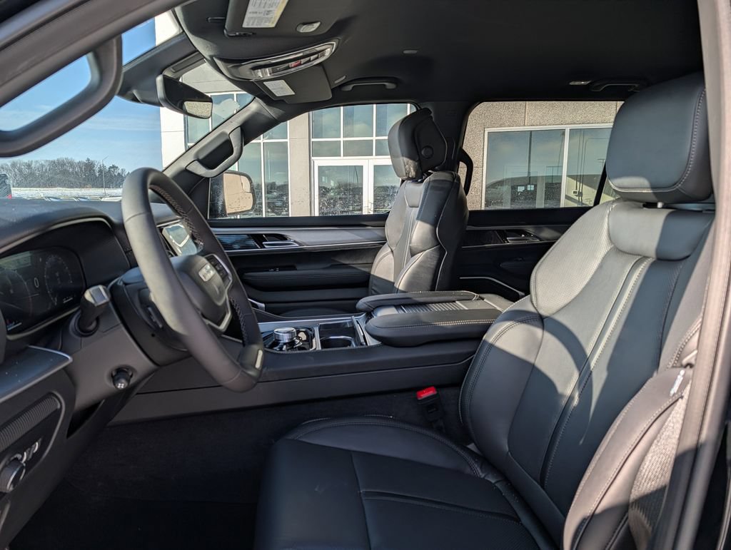 New 2026 Jeep Grand Wagoneer L Limited AWD/4WD image 6