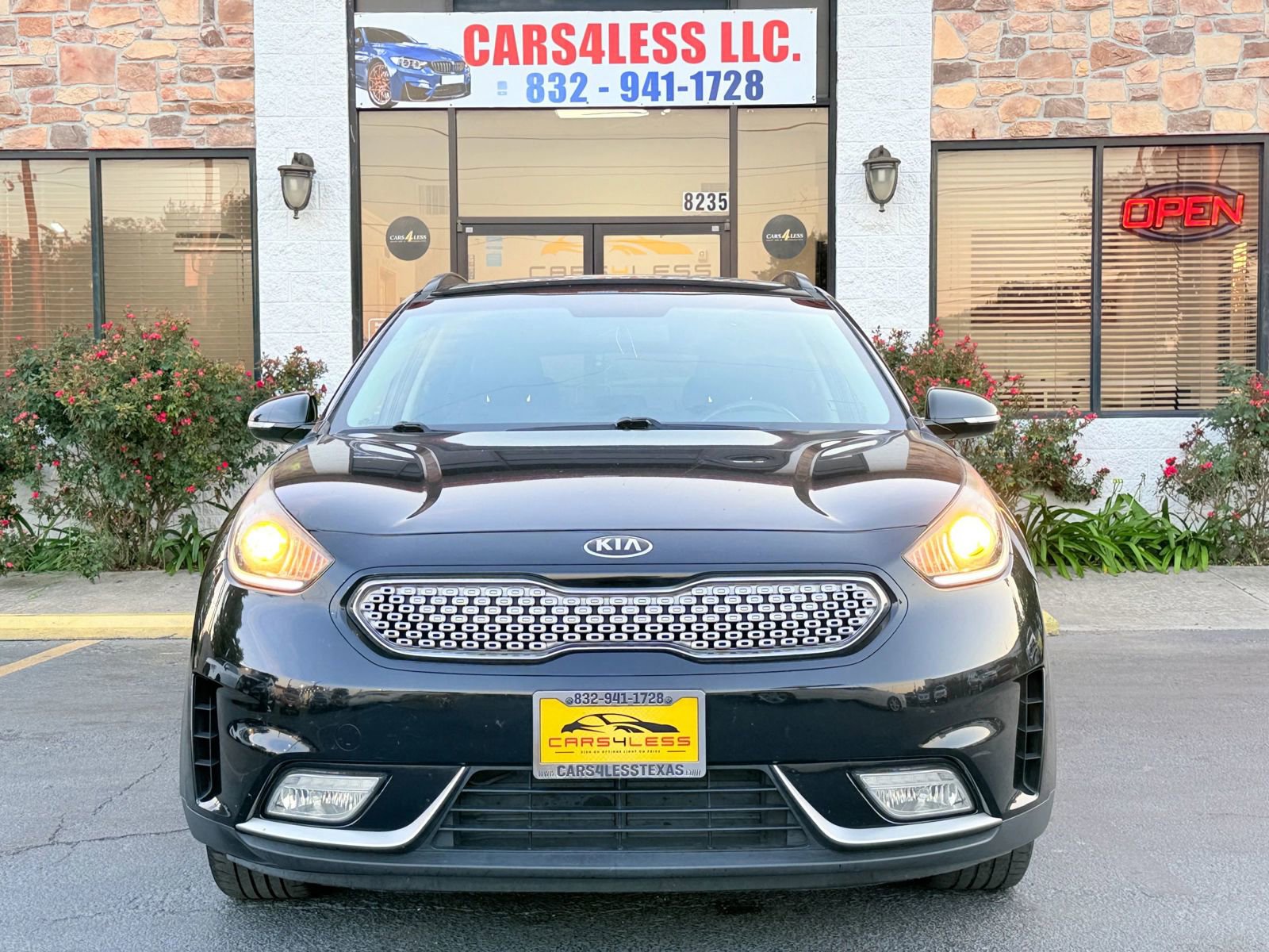 Used 2017 Kia Niro FWD image 3