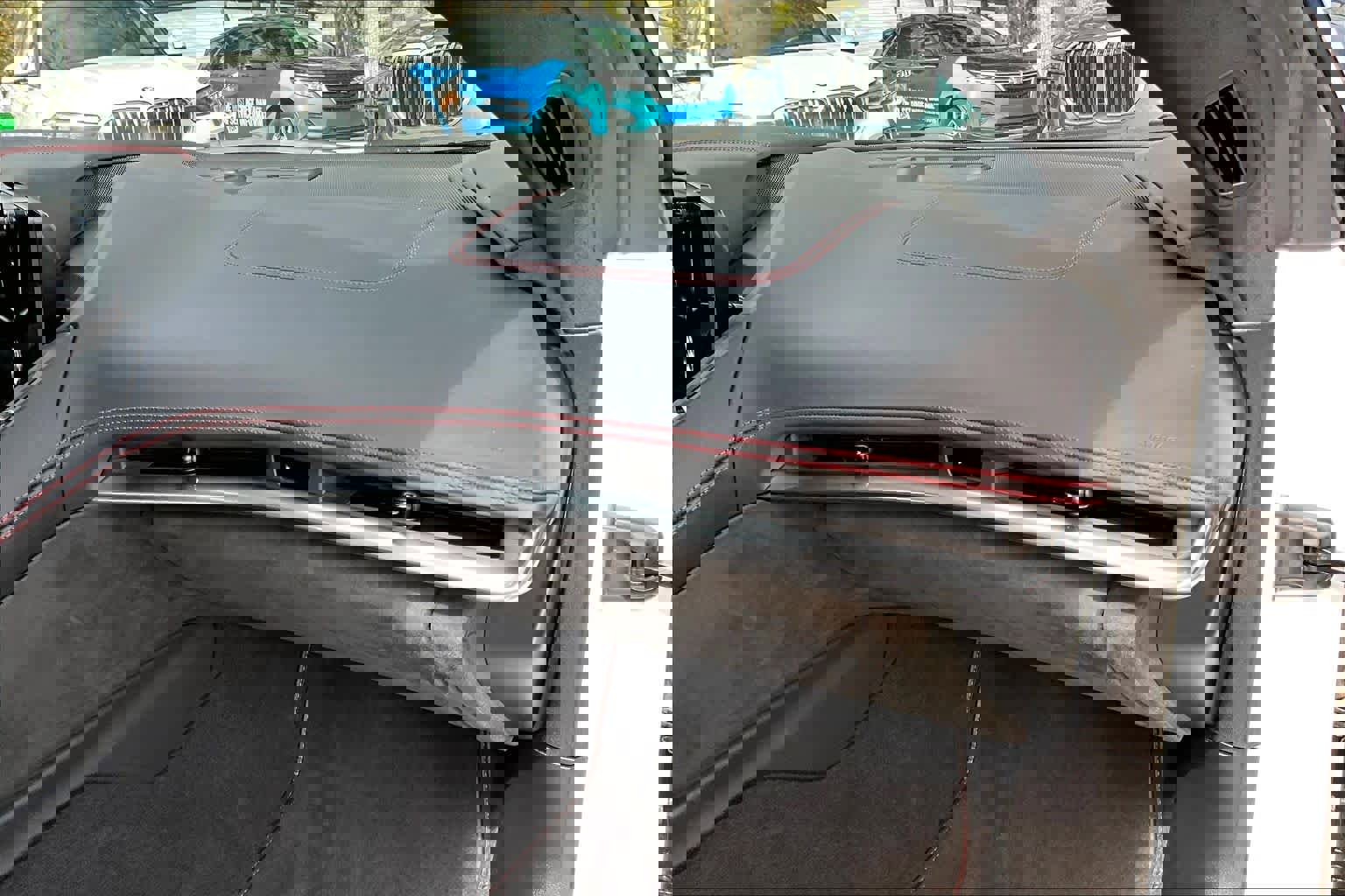 Used 2022 Chevrolet Corvette Stingray Premium Cpe w/ Engine Appearance Package image 19