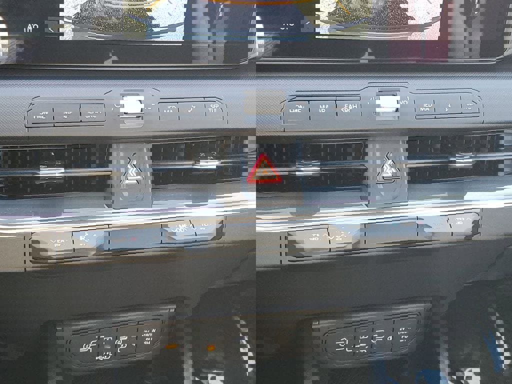 Used 2025 Kia K4 EX image 18