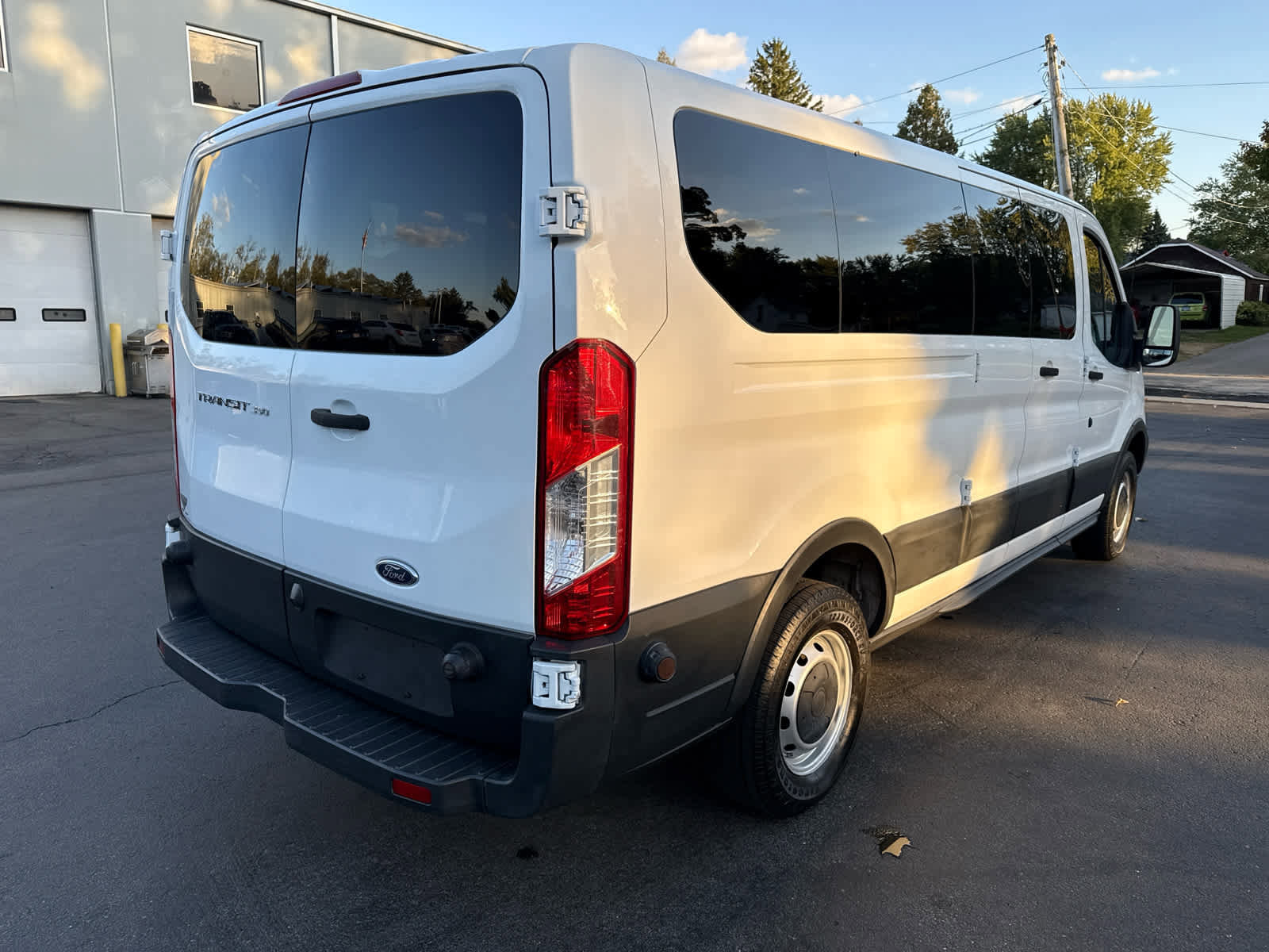 Used 2016 Ford Transit 350 XL image 3