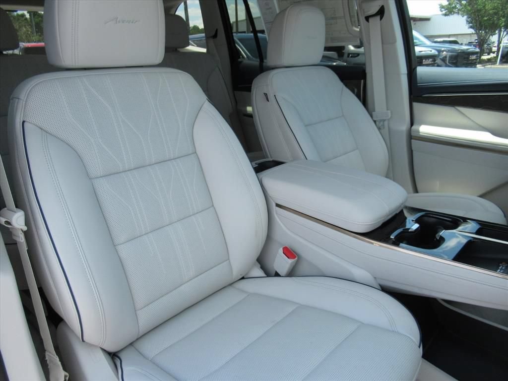 New 2026 Buick Enclave Avenir w/ Super Cruise Package FWD image 9