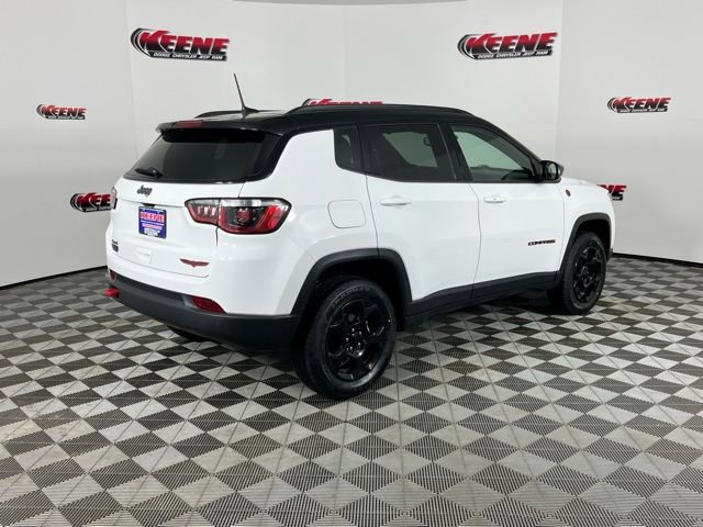 Used 2024 Jeep Compass Trailhawk image 3