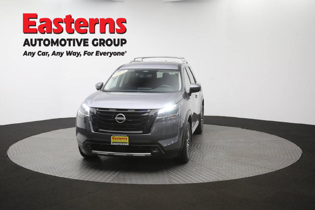Used 2024 Nissan Pathfinder SL w/ Black Appearance Package AWD/4WD image 57