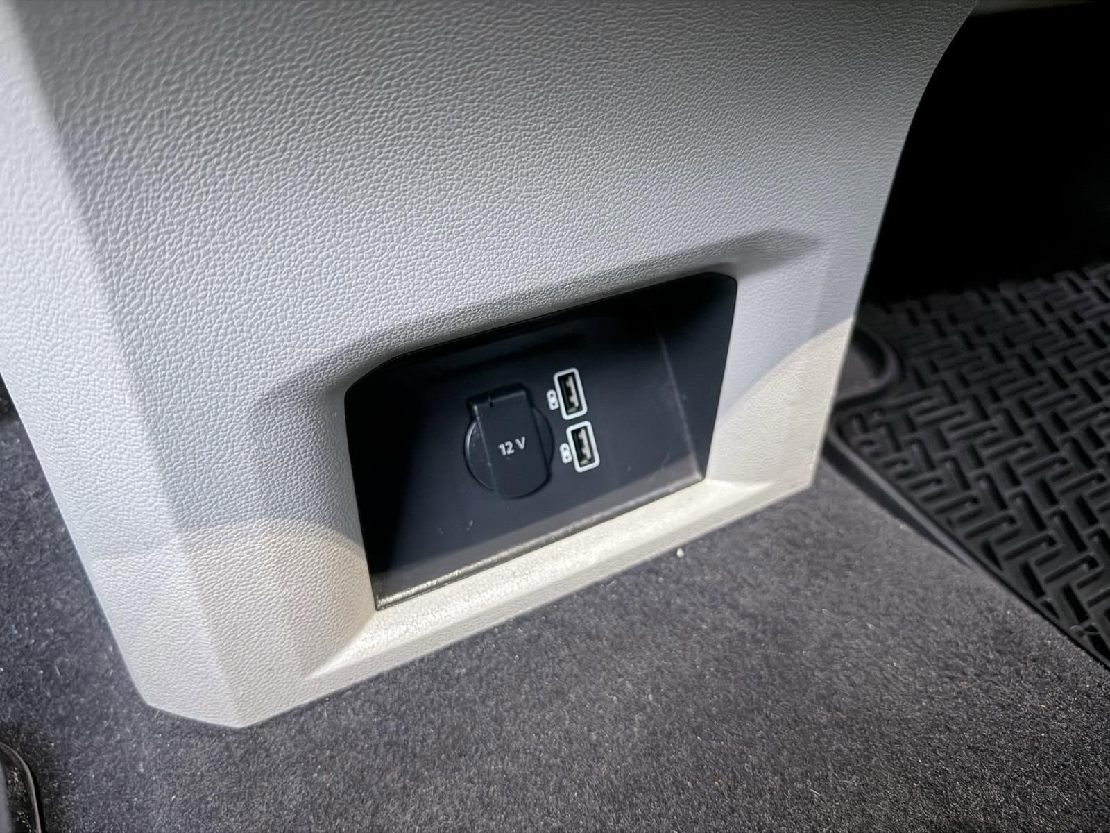 Used 2021 Volkswagen Atlas SE image 30