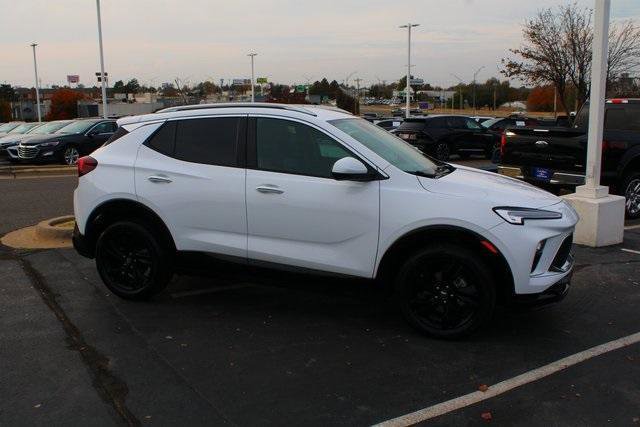 Used 2024 Buick Encore GX Sport Touring image 6