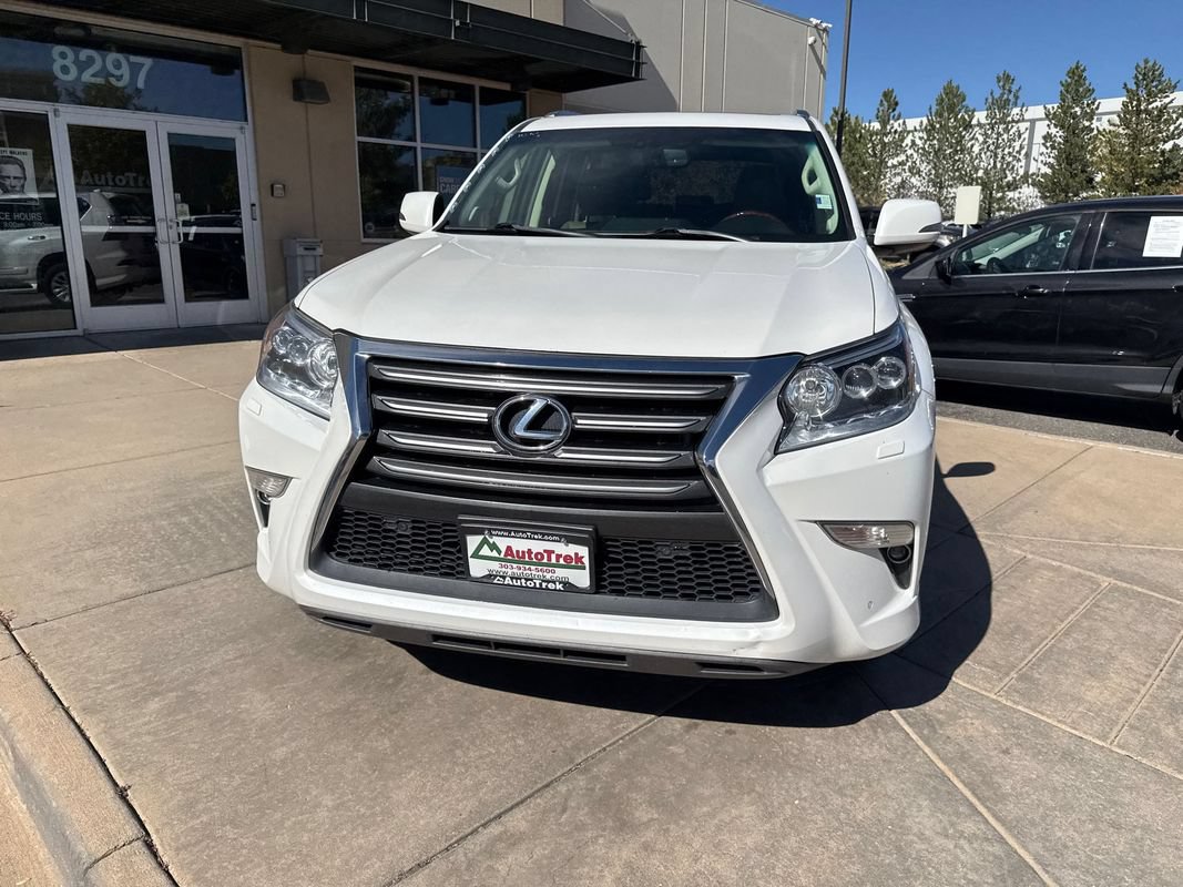 Used 2018 Lexus GX 460 Premium w/ Premium Package AWD/4WD image 3