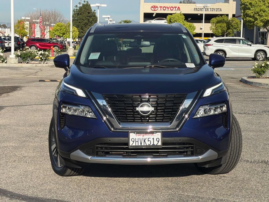 Used 2023 Nissan Rogue Platinum w/ Platinum Premium Package FWD image 2