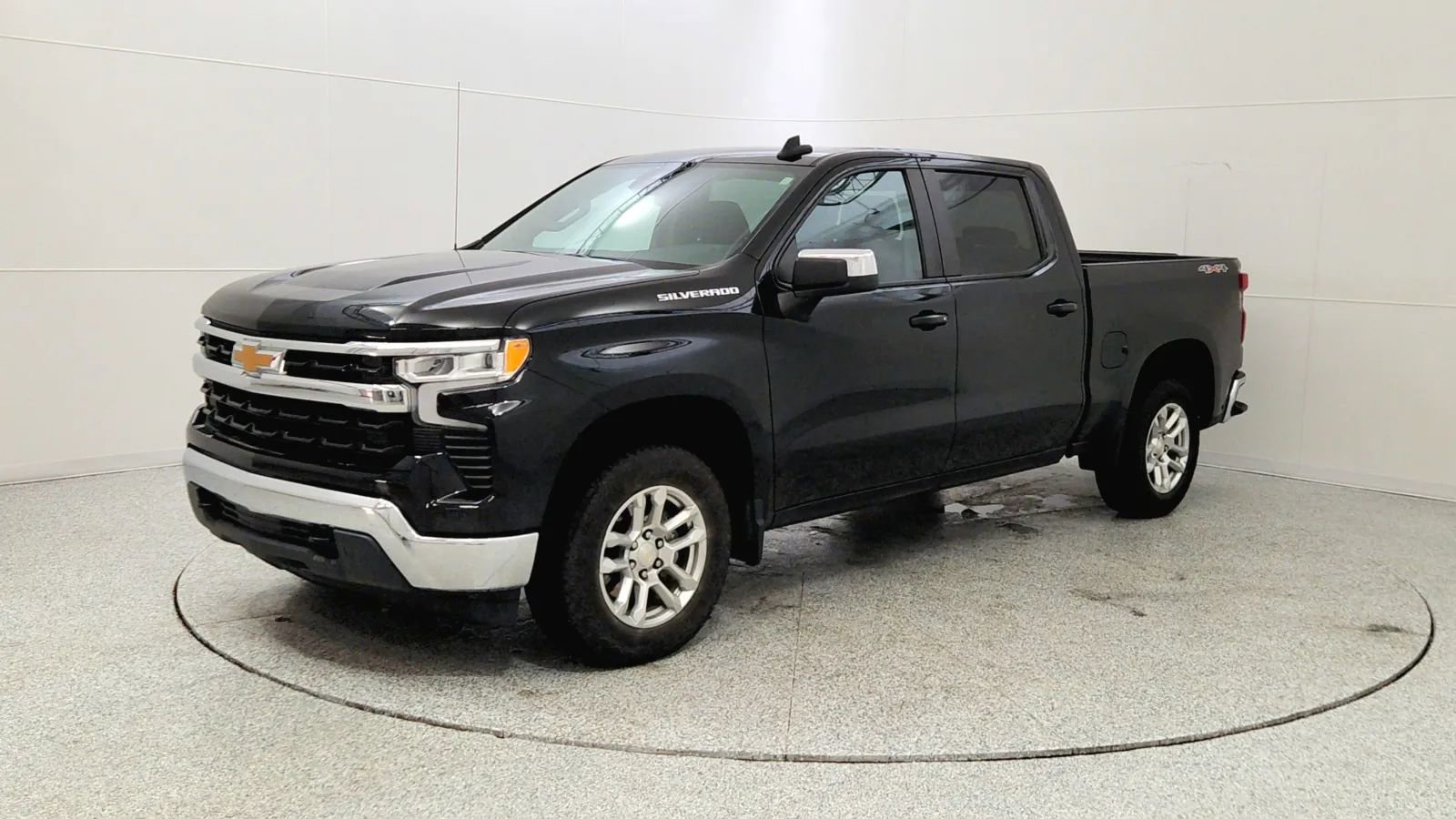 Used 2023 Chevrolet Silverado 1500 LT image 3