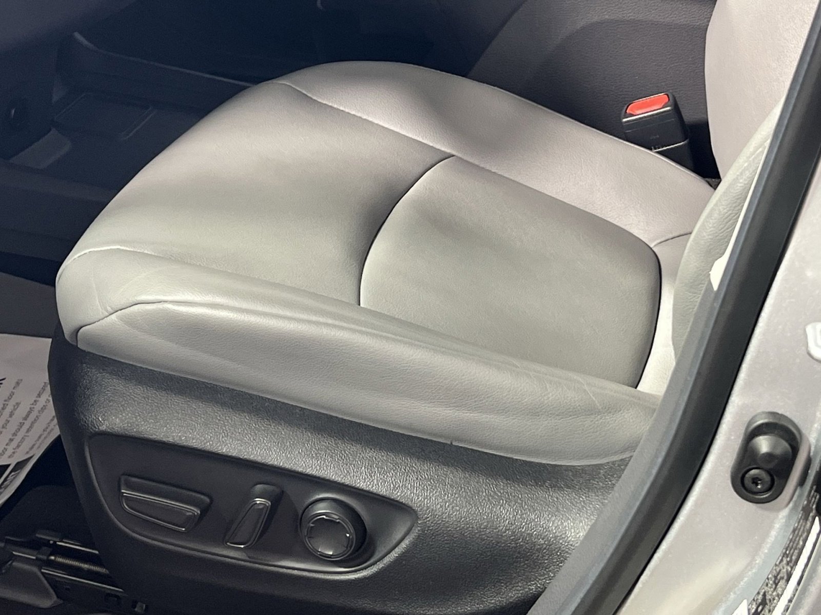 Used 2024 Toyota Sienna XLE image 14