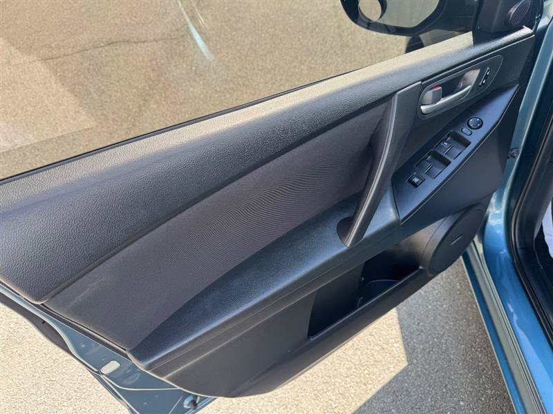 Used 2010 MAZDA MAZDA3 i Touring FWD image 18