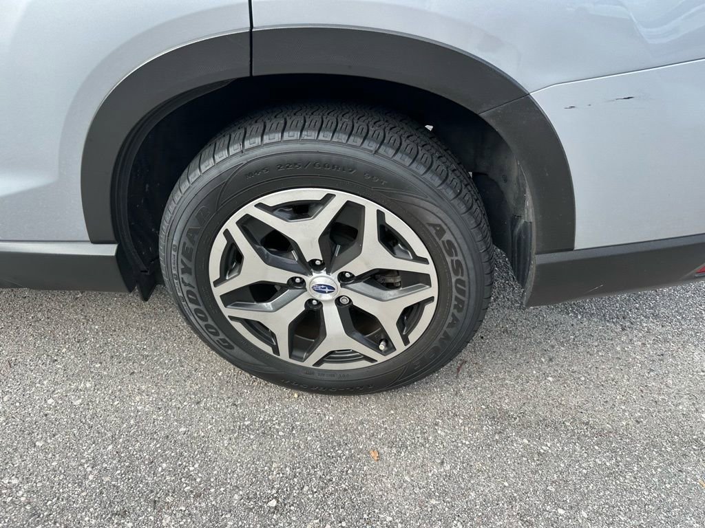 Used 2020 Subaru Forester Premium image 9