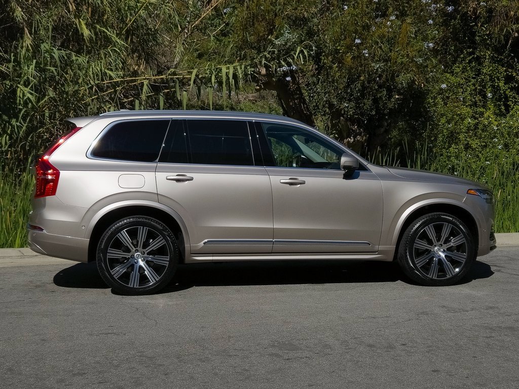 Used 2025 Volvo XC90 T8 Ultra w/ Protection Package Premier image 4