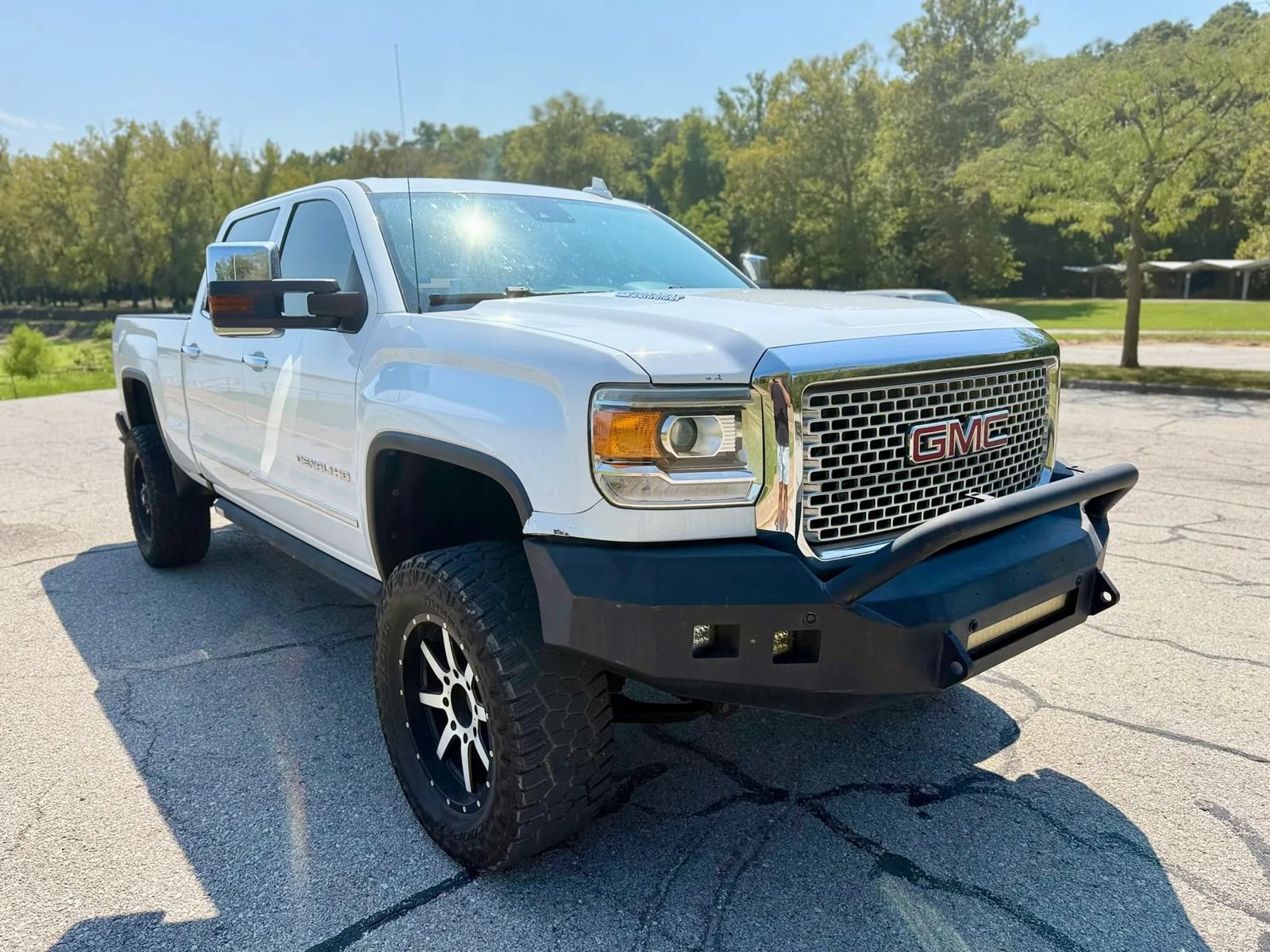 Used 2016 GMC Sierra 2500 Denali w/ Duramax Plus Package AWD/4WD image 3