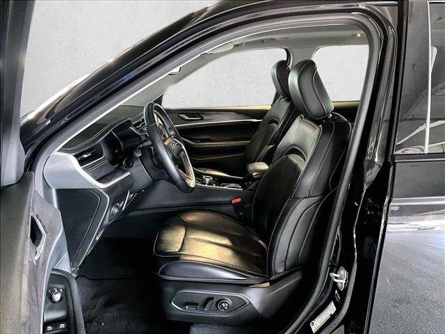 Used 2021 Jeep Grand Cherokee L Limited AWD/4WD image 27