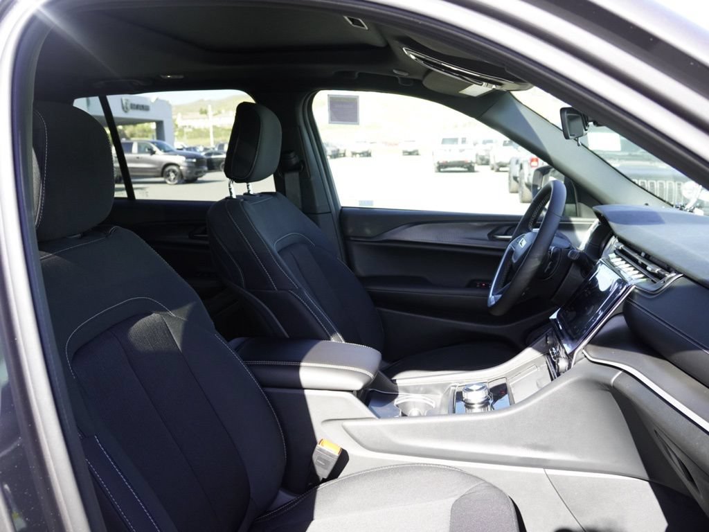 New 2026 Jeep Grand Cherokee Laredo X RWD image 23