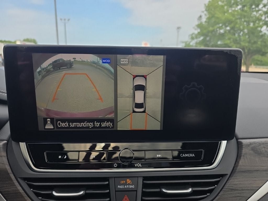 Used 2025 Nissan Altima 2.5 SL FWD image 23