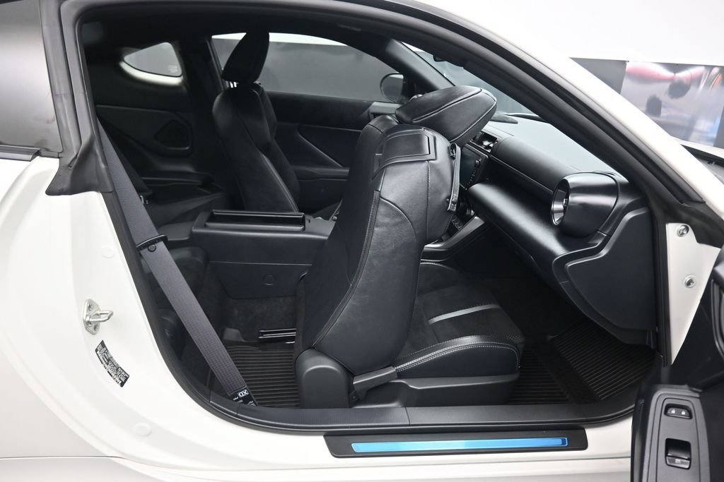 Used 2025 Toyota GR86 Premium w/ Performance Package RWD image 34