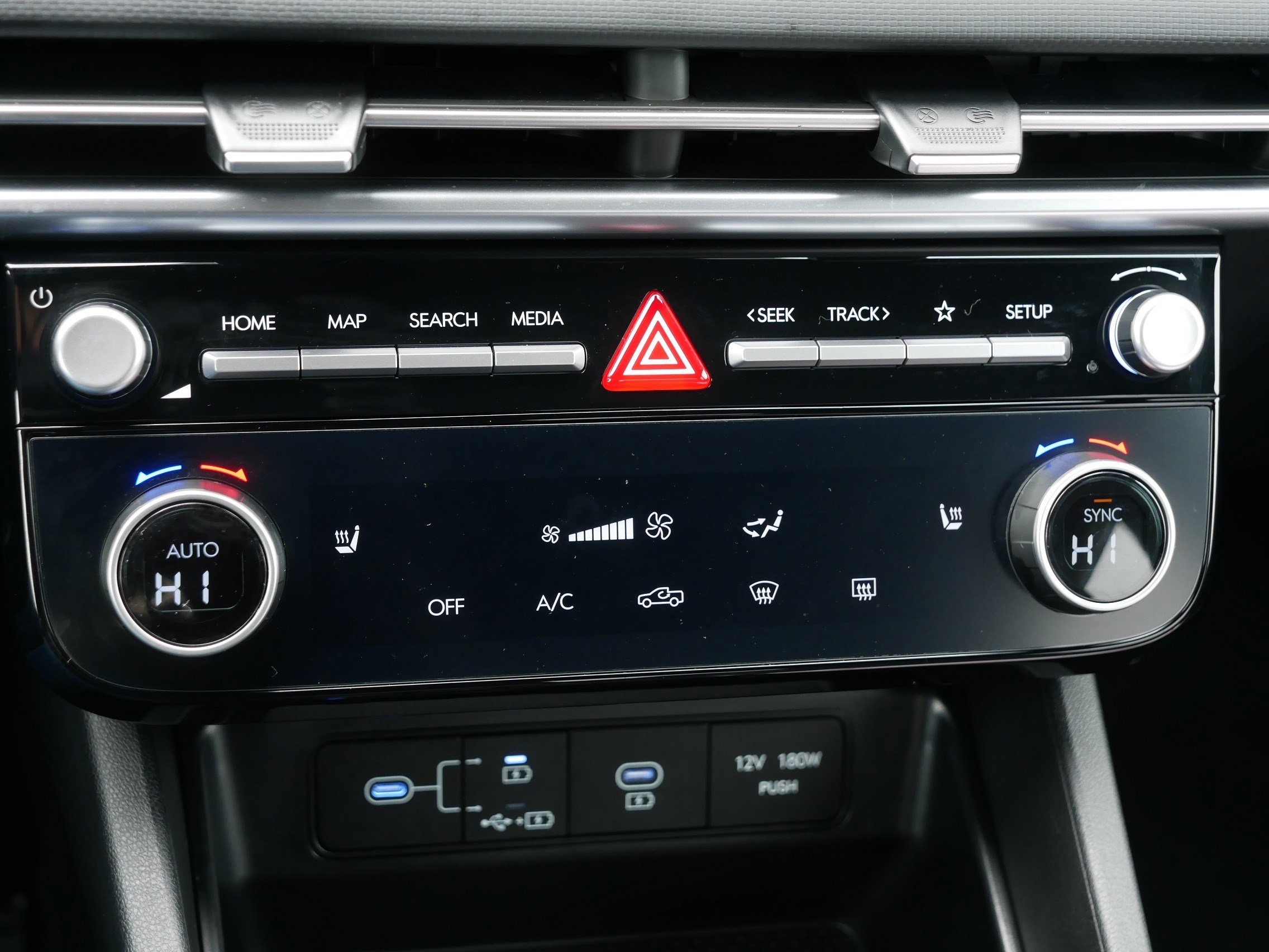 Certified 2025 Hyundai Santa Cruz SEL image 23