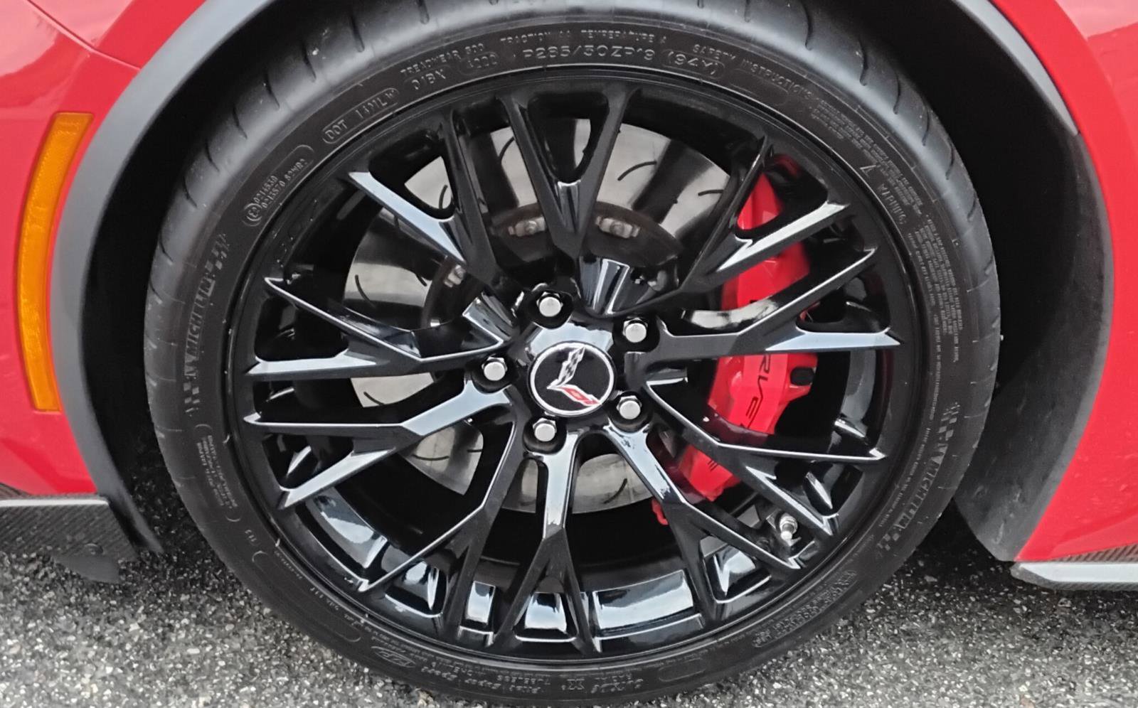 Used 2015 Chevrolet Corvette Z06 w/ 3LZ Preferred Equipment Group image 11