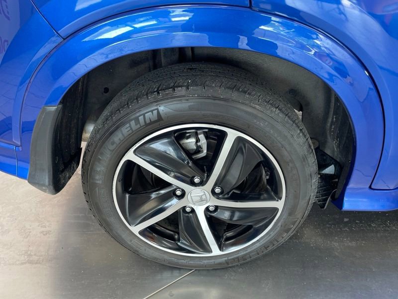 Used 2021 Honda HR-V Touring image 8