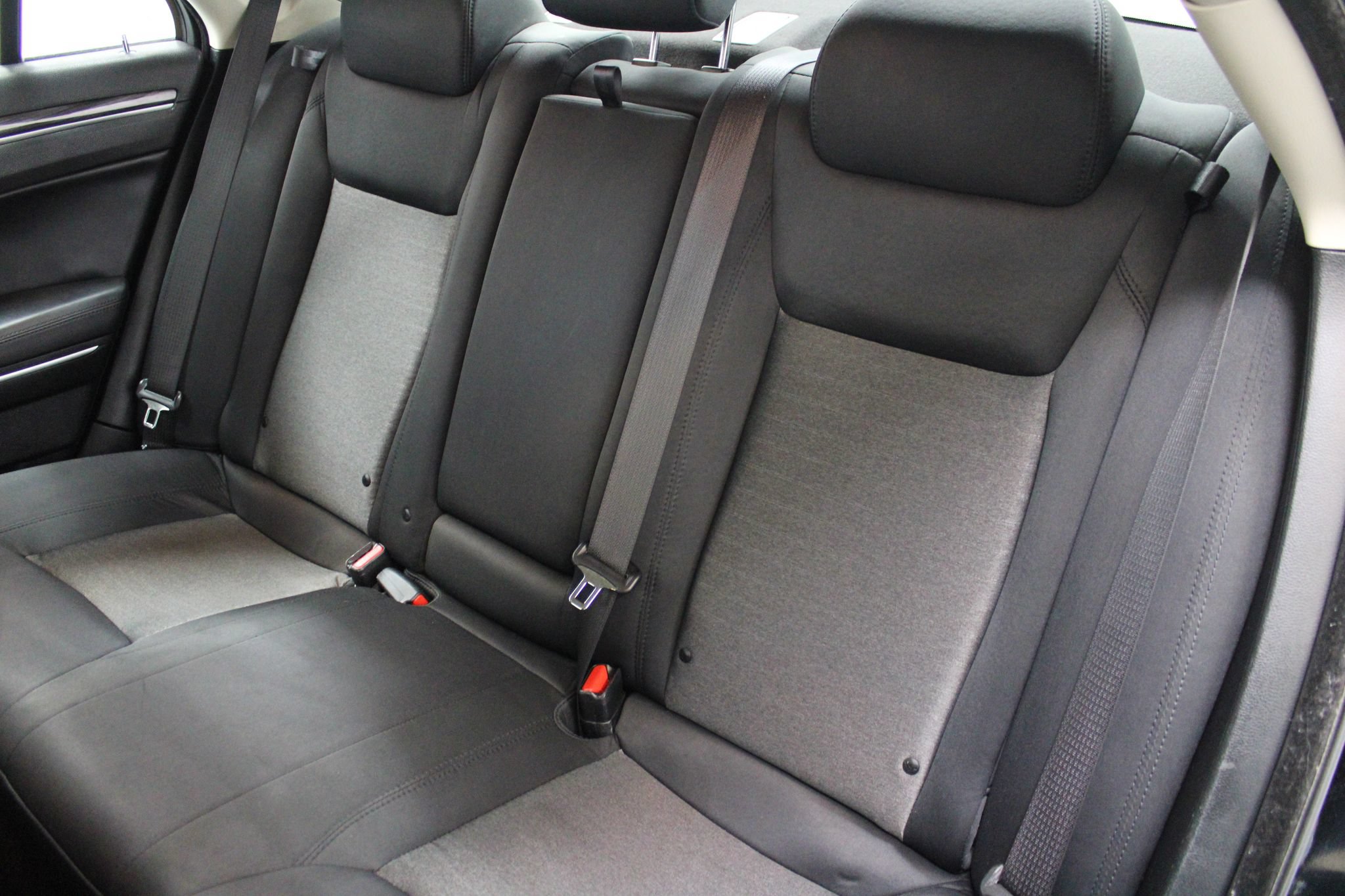 Used 2022 Chrysler 300 Touring w/ Sport Appearance Package RWD image 18