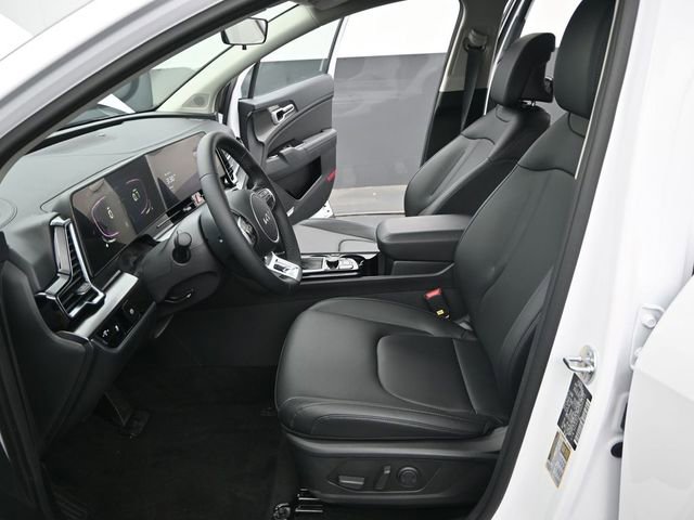 Used 2025 Kia Sportage EX image 11